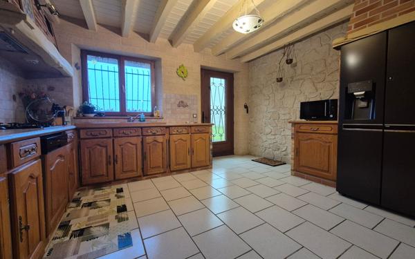 Maison à vendre    7 pièces •  Jouy-le-Châtel