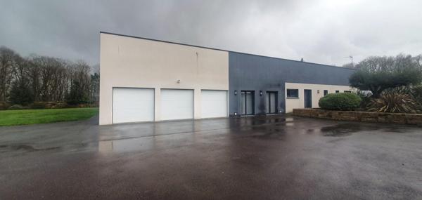 Propriété contemporaine d'exception avec piscine et spa d'intérieur