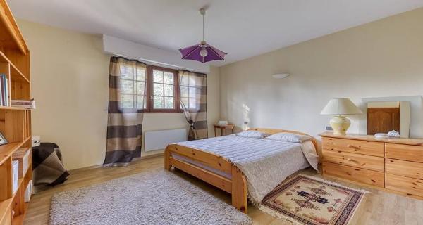 Maison La Queue En Brie 7 pièce(s) 140 m2