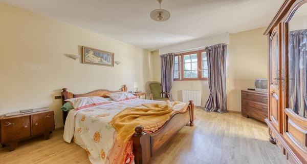 Maison La Queue En Brie 7 pièce(s) 140 m2