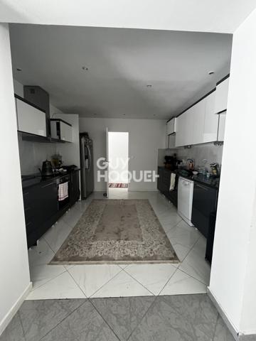 MAISON À VENDRE DE 7 PIÈCES DE 260,00 M²