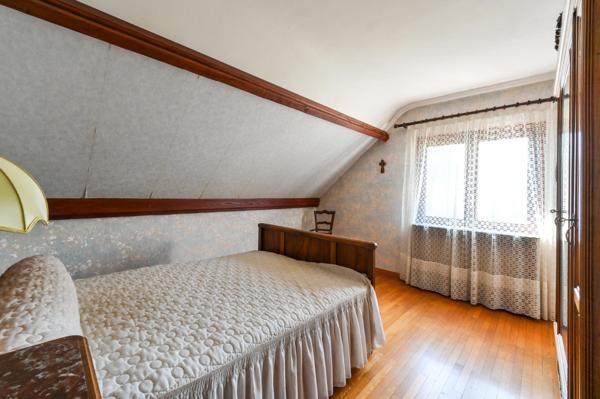 Maison à Charbonnières-les-Bains, 69260 - 7 pièces 170m²