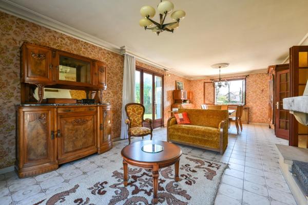 Maison à Charbonnières-les-Bains, 69260 - 7 pièces 170m²