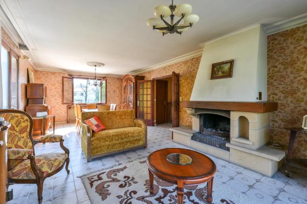 Maison à Charbonnières-les-Bains, 69260 - 7 pièces 170m²