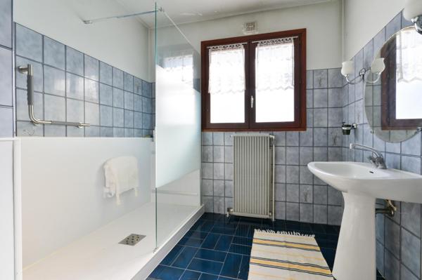 Maison à Charbonnières-les-Bains, 69260 - 7 pièces 170m²