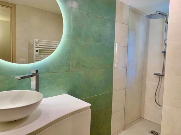 Appartement à vendre 4 pièces LES ISSAMBRES (83)