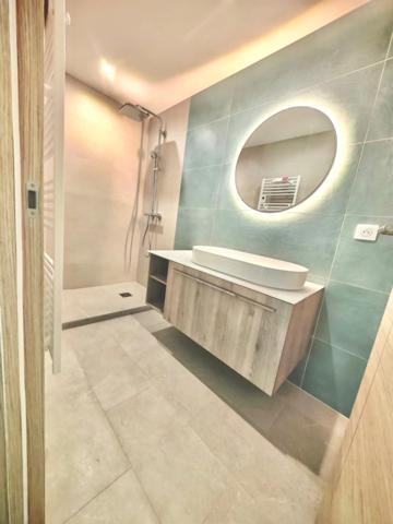 Appartement à vendre 4 pièces LES ISSAMBRES (83)