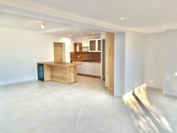 Appartement à vendre 4 pièces LES ISSAMBRES (83)