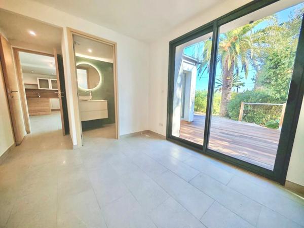 Appartement à vendre 4 pièces LES ISSAMBRES (83)