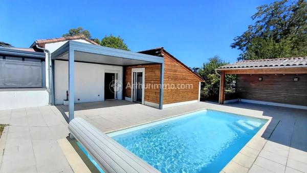 Vente                                                      Villa
                        
                     3 pièces                      91 m2                     à Castres