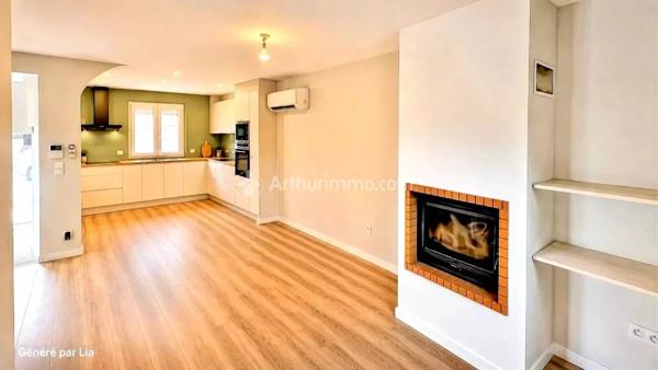 Vente                                                      Villa
                        
                     3 pièces                      91 m2                     à Castres