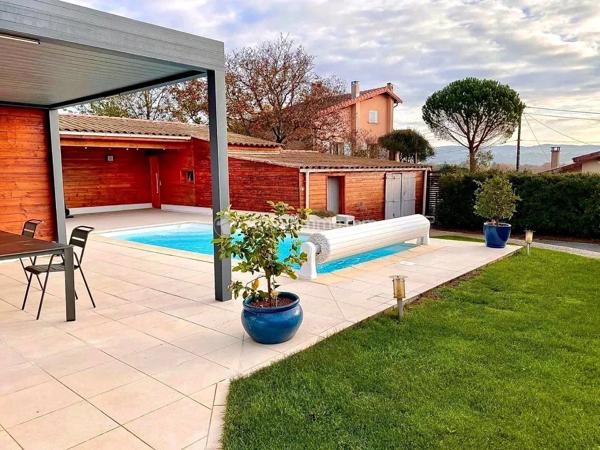 Vente                                                      Villa
                        
                     3 pièces                      91 m2                     à Castres