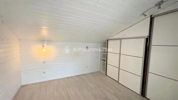 Vente                                                      Villa
                        
                     3 pièces                      91 m2                     à Castres