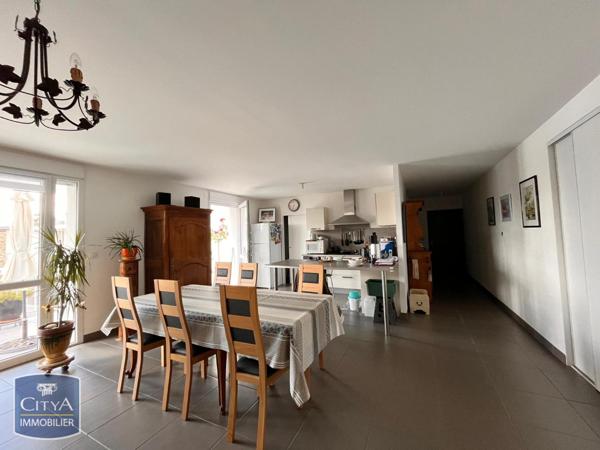 Appartement à louer 4 pièces 124.56m²
