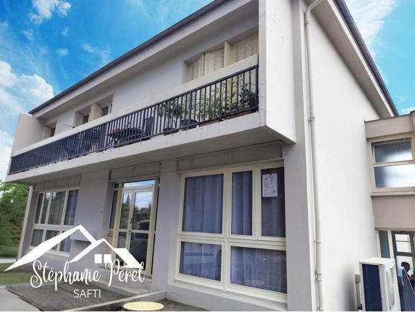 Investissement rare à Lapleau : immeuble spacieux au cœur d’un cadre verdoyant !