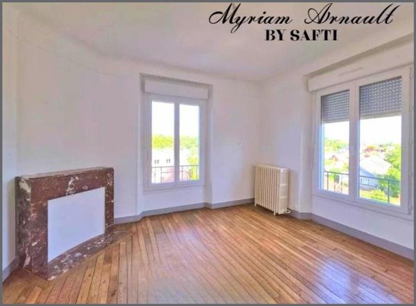 IMMEUBLE DE RAPPORT : 420 M² SUR 1055 M² DE TERRAIN CLOS