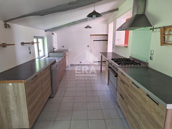 Maison individuelle avec grange à 10 minutes de Montpon Ménestérol.