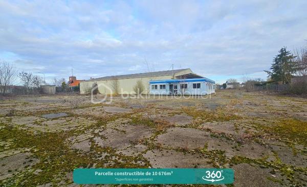Local de stockage de 4 100 m²