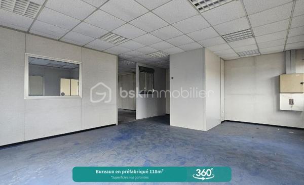 Local de stockage de 4 100 m²