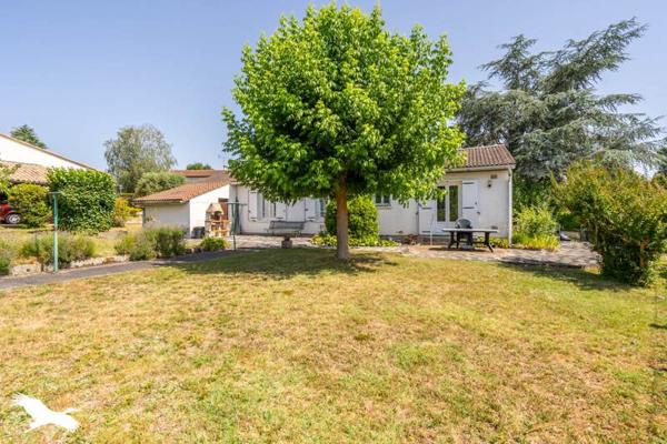 Maison à vendre 365 680 € Léognan 5 p 95 m² DPE D