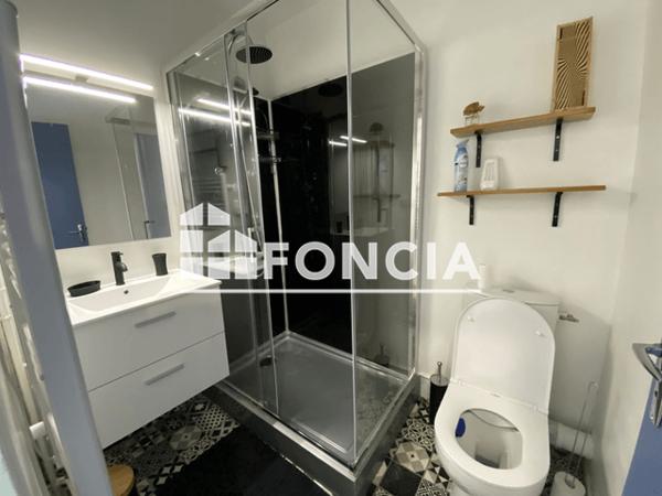 Location Studio meublé 22.56 m² - TOUR EXTERIEURE 2 - 2 PASSAGE DE L'EUROPE La Rochelle 17000