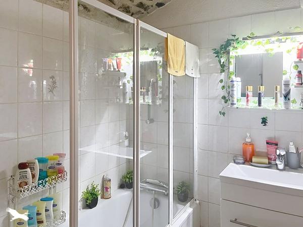 Immeuble à vendre 161 250 € Guéret 106 m² DPE D