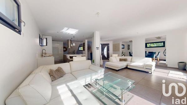 Maison à vendre 8 pièces 201 m² Élancourt