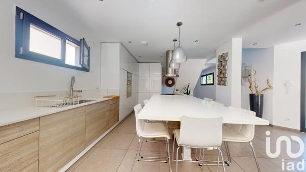 Maison à vendre 8 pièces 201 m² Élancourt