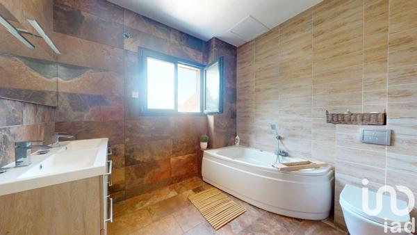 Maison à vendre 8 pièces 201 m² Élancourt