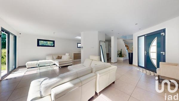 Maison à vendre 8 pièces 201 m² Élancourt