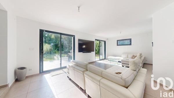 Maison à vendre 8 pièces 201 m² Élancourt