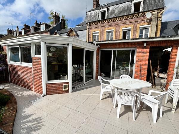 Caudebec-lès-Elbeuf (76320) Maison T5 140m2