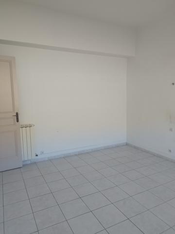 GRAND APPARTEMENT T3 QUARTIER DU PALAIS