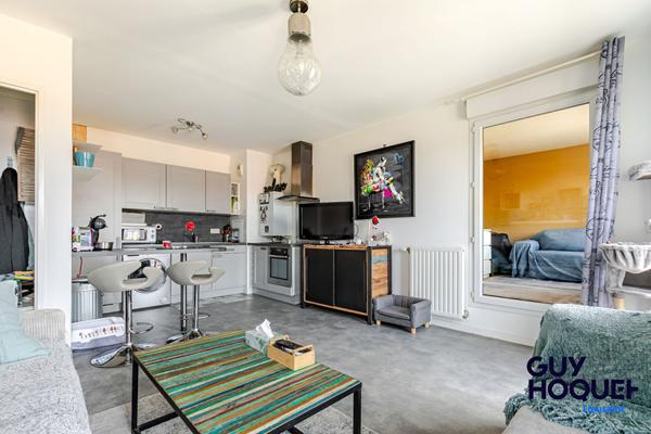 À vendre : Appartement F2 + BUREAU !! GARAGE et BALCON !! TRES BON ETAT !!