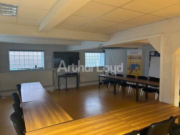 Immeuble de bureaux indépendant à vendre - Visibilité, accessibilité et stationnement aux portes de Lille