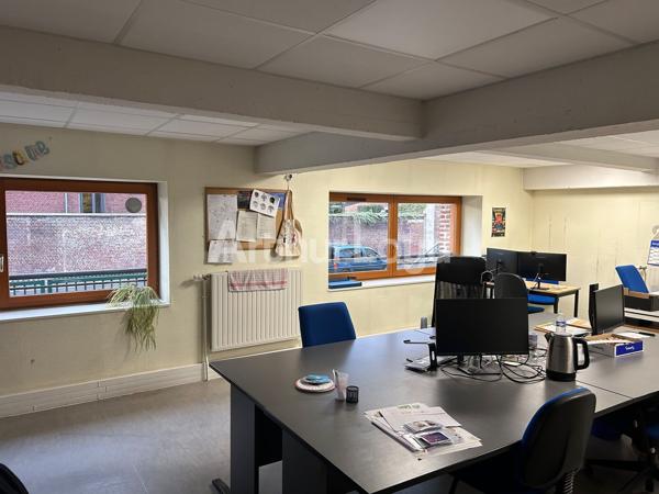 Immeuble de bureaux indépendant à vendre - Visibilité, accessibilité et stationnement aux portes de Lille