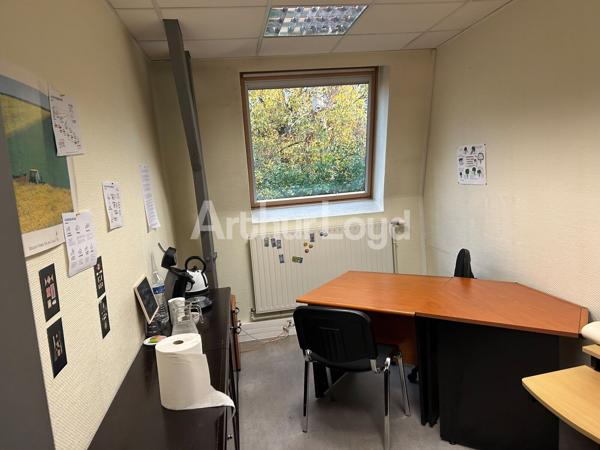 Immeuble de bureaux indépendant à vendre - Visibilité, accessibilité et stationnement aux portes de Lille