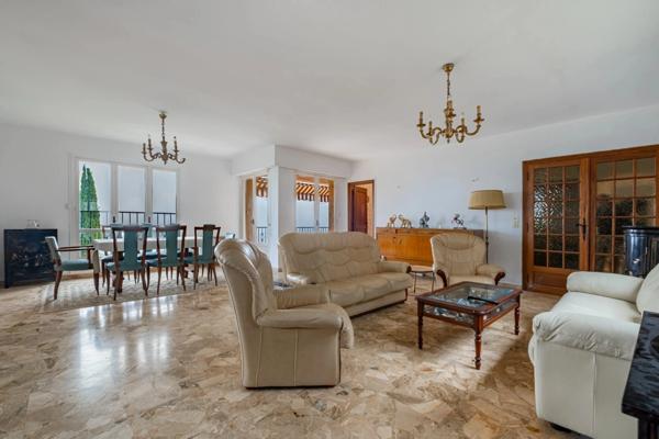 Maison à vendre 7 pièces SAINT LAURENT DU VAR (06)