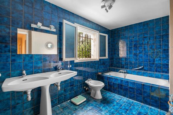 Maison à vendre 7 pièces SAINT LAURENT DU VAR (06)