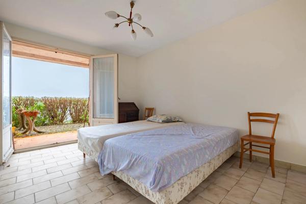 Maison à vendre 7 pièces SAINT LAURENT DU VAR (06)