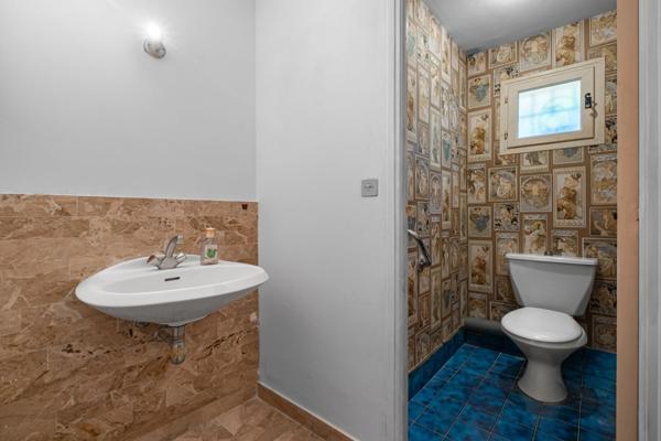 Maison à vendre 7 pièces SAINT LAURENT DU VAR (06)