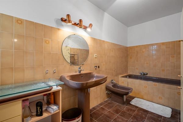 Maison à vendre 7 pièces SAINT LAURENT DU VAR (06)