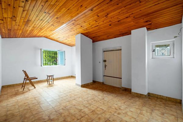 Maison à vendre 7 pièces SAINT LAURENT DU VAR (06)