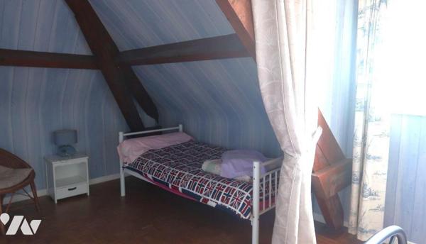 Prox CENTRE, MAISON en pierres des années 60, comprenant :
. en RC (env 90m2) : entrée, salle ...