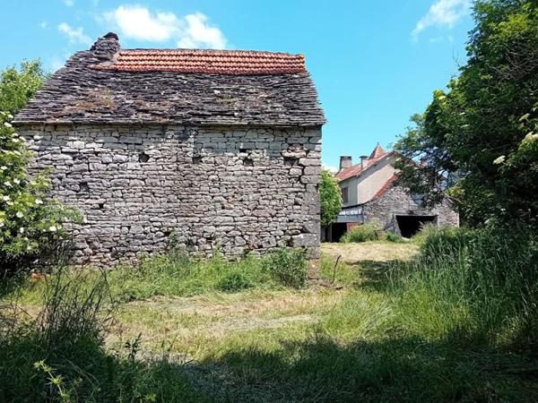 Ferme  8 pièces 156 m2 et dépendances