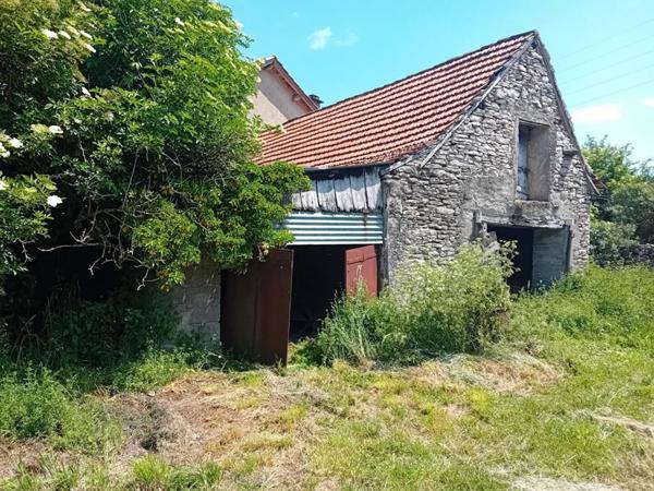 Ferme  8 pièces 156 m2 et dépendances