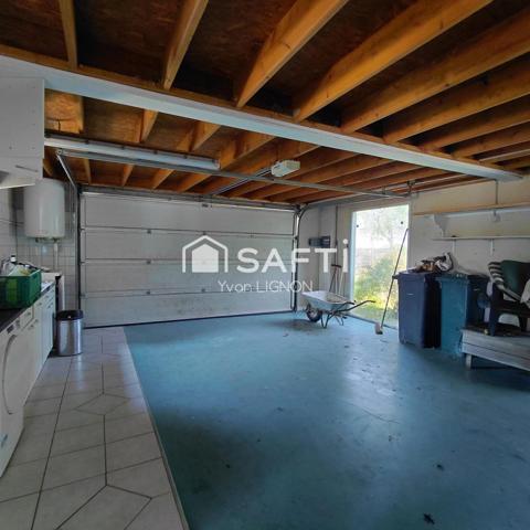 109 m² habitables + environ 140 m² à aménager + garage 42 m² + espace aménagé d'environ 30 m² au-dessus