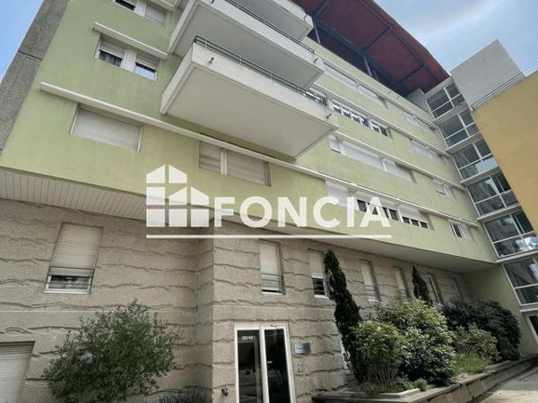 Location Appartement 2 pièces 32.5 m² - 16 PLACE RAPHAEL Montpellier 34000