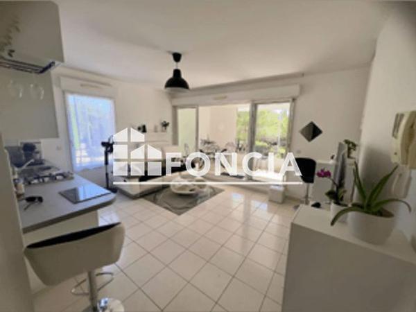 Location Appartement 2 pièces 32.5 m² - 16 PLACE RAPHAEL Montpellier 34000
