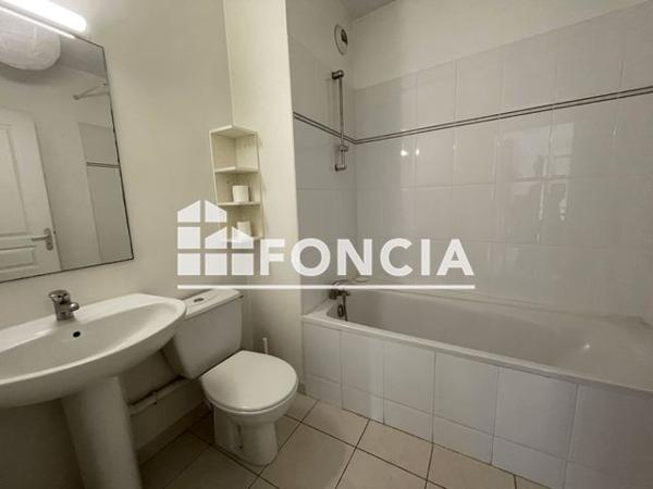 Location Appartement 2 pièces 32.5 m² - 16 PLACE RAPHAEL Montpellier 34000